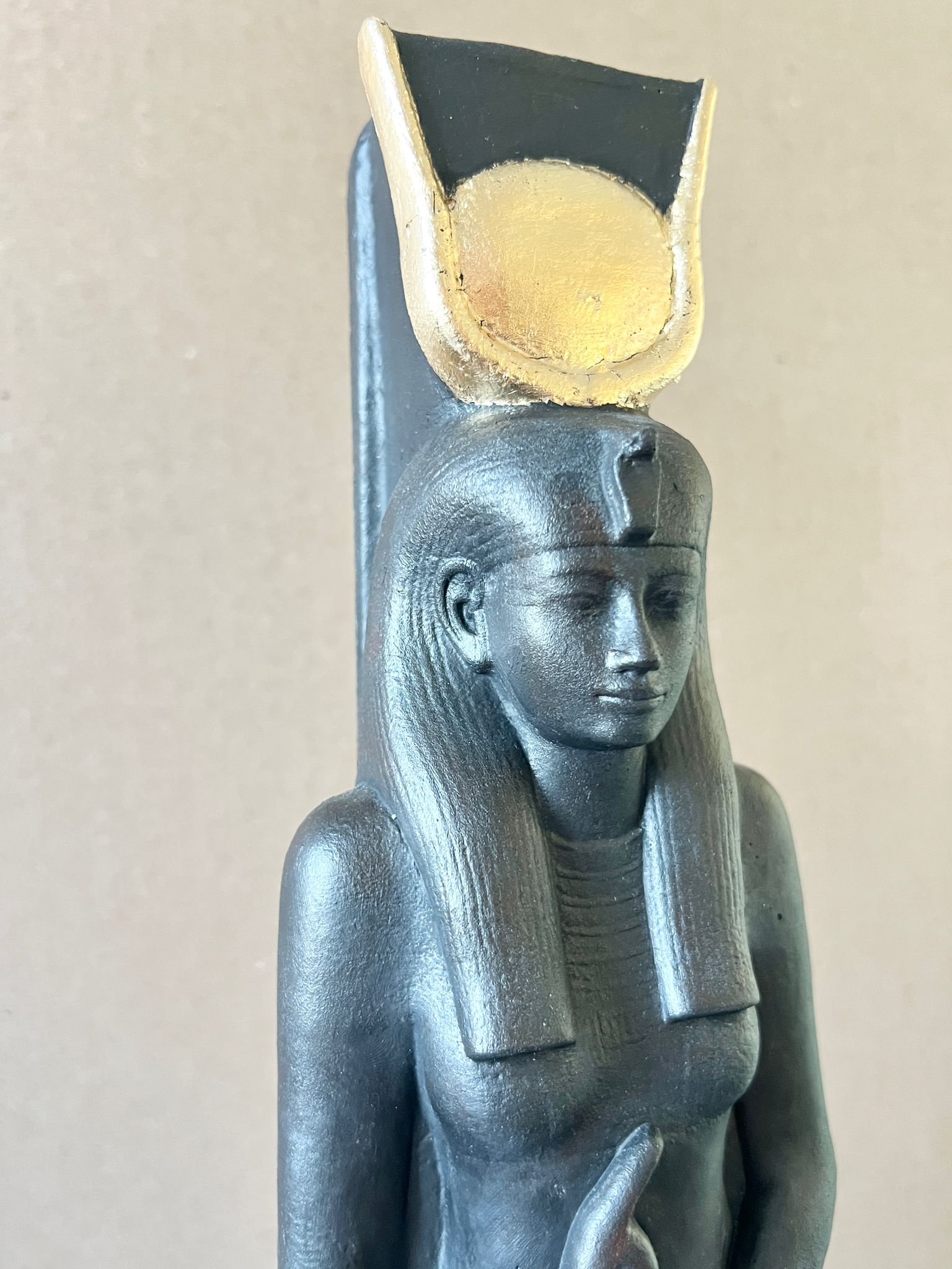 Isis mit Blattgold - Seele der Göttin